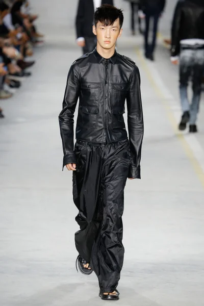 Look 12